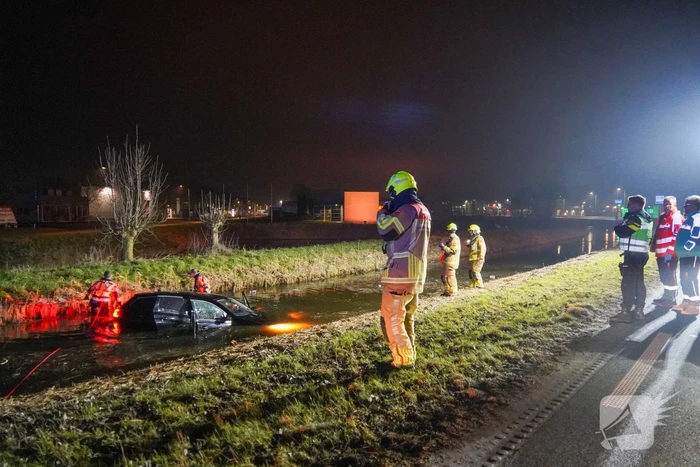 Auto in het water aangetroffen