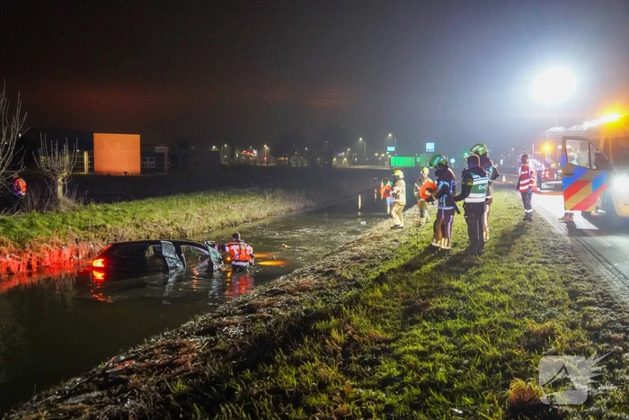 Auto in het water aangetroffen