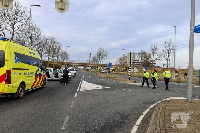 Gewonde na botsing met forse schades als gevolg