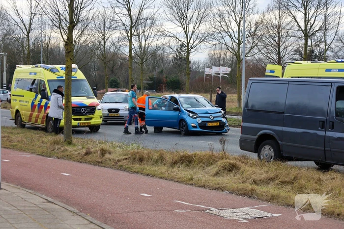 Gewonde na botsing met forse schades als gevolg