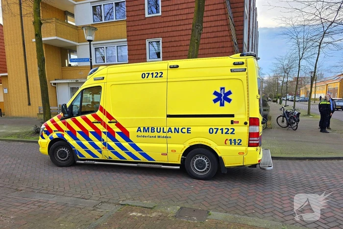 Man op e-bike komt ten val en raakt gewond