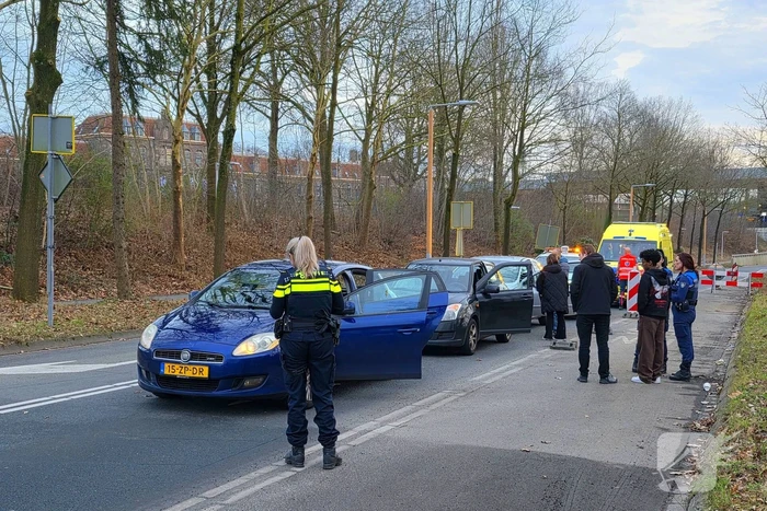 Kop-staart aanrijding voor verkeerlichten
