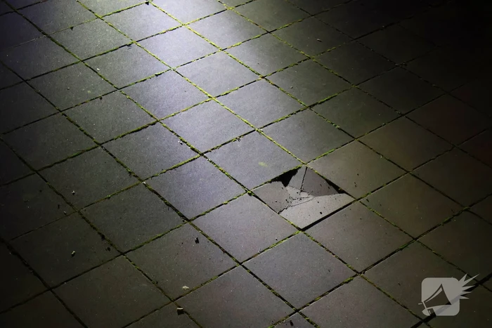 Zwaargewond persoon aangetroffen, politie doet onderzoek