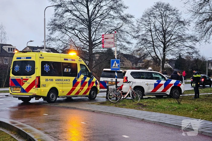 Fietser en automobilist in botsing op beruchte rotonde