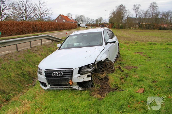 Auto zwaar beschadigd bij ongeval