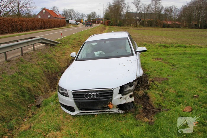 Auto zwaar beschadigd bij ongeval