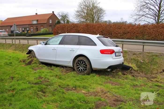 Auto zwaar beschadigd bij ongeval
