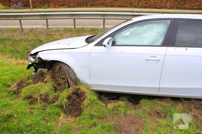 Auto zwaar beschadigd bij ongeval
