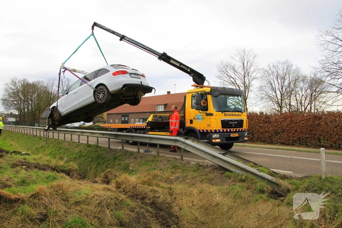 Auto zwaar beschadigd bij ongeval