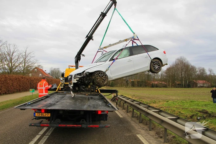 Auto zwaar beschadigd bij ongeval