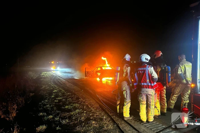 Brandweer ingezet voor autobrand