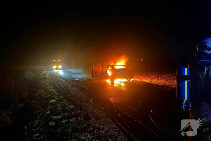 Brandweer ingezet voor autobrand