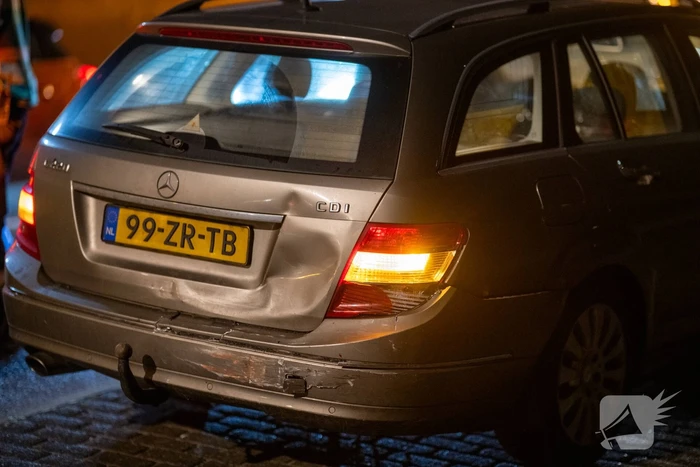 Forse schade bij aanrijding tussen twee voertuigen