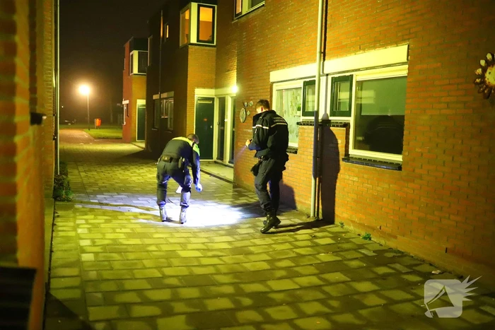 Explosie bij woning zorgt voor schade