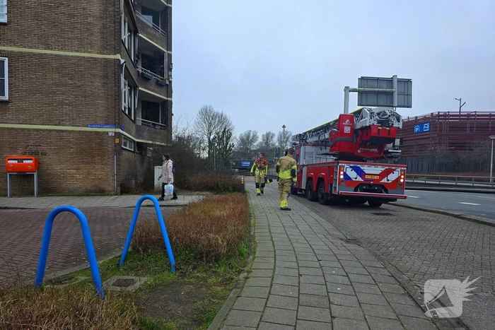 Brandweer in actie na alarm in flat