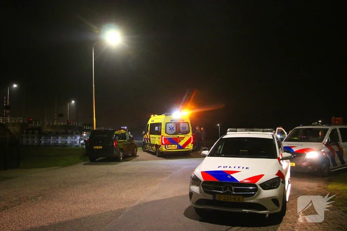 Duikteam brandweer ingezet voor auto in sloot