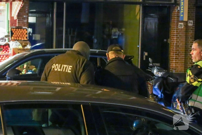 Arrestatieteam ingezet voor persoon op dak van woning