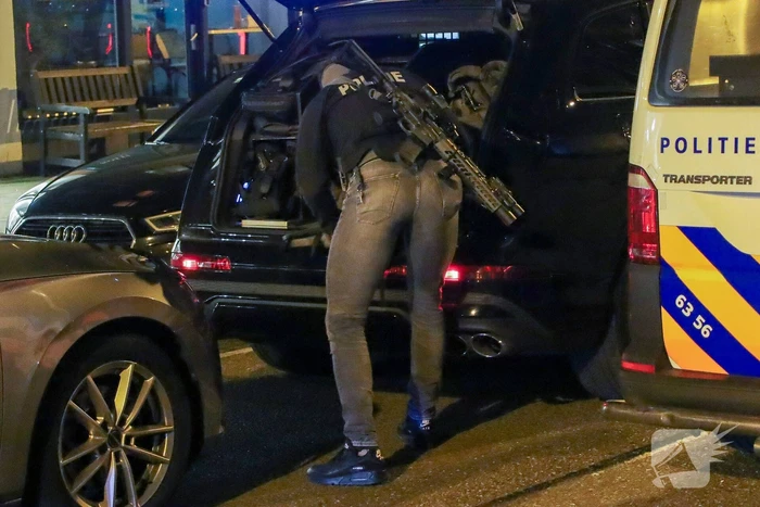 Arrestatieteam ingezet voor persoon op dak van woning