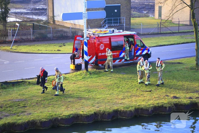 Fiets aangetroffen op spoorbrug, grote zoektocht in water