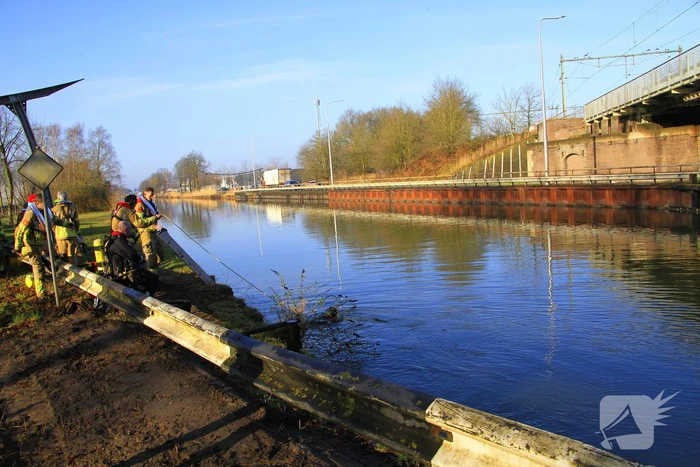 Fiets aangetroffen op spoorbrug, grote zoektocht in water