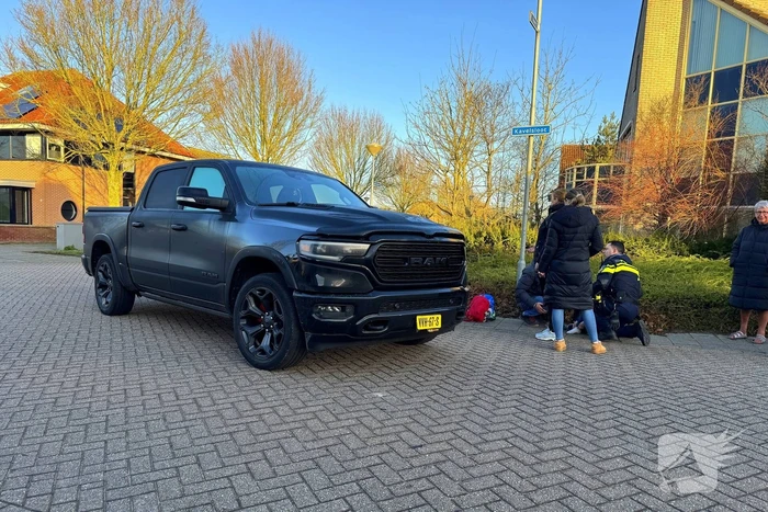 Moeder en twee kinderen ten val bij aanrijding