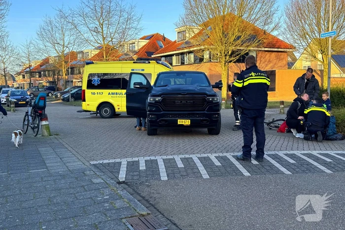 Moeder en twee kinderen ten val bij aanrijding