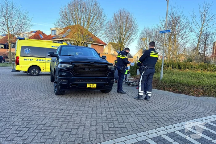 Moeder en twee kinderen ten val bij aanrijding