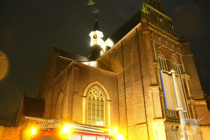 Brandweer groots ingezet voor mogelijke brand in kerk