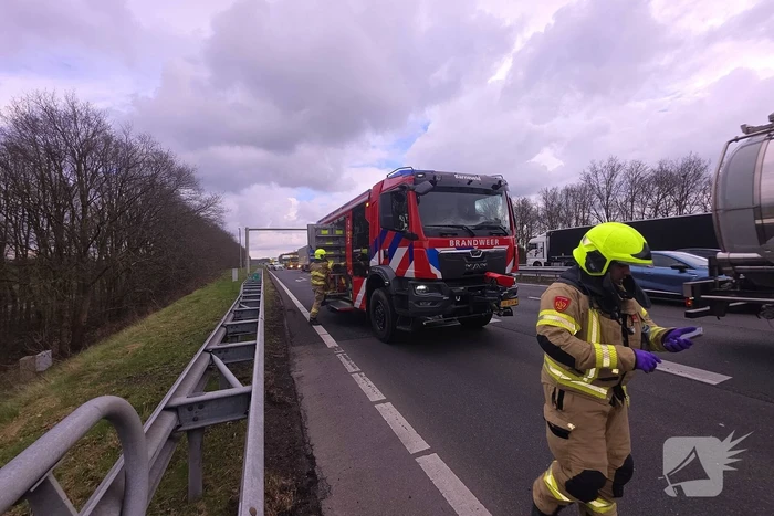 Ongeval tussen werkbusje en personenauto veroorzaakt file