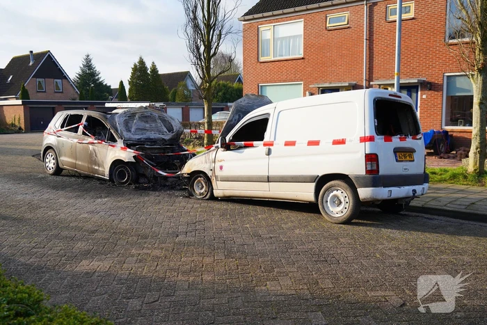 Politie start onderzoek naar autobrand