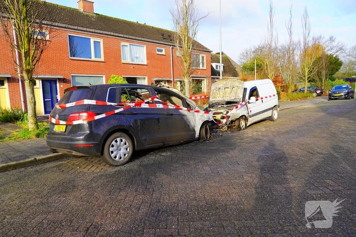 Politie start onderzoek naar autobrand