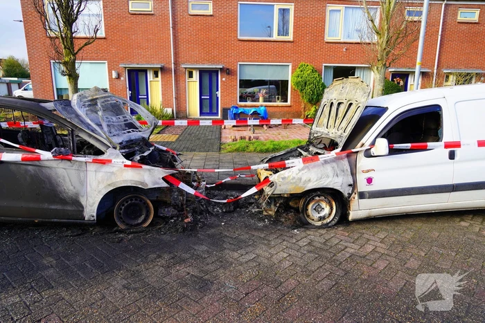 Politie start onderzoek naar autobrand