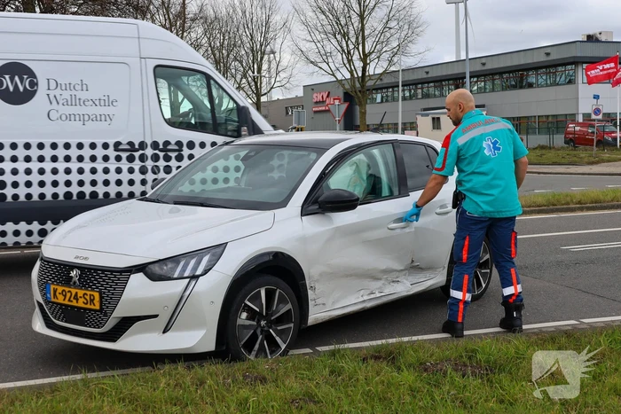 Persoon naar ziekenhuis na ongeluk
