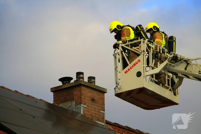 Schoorsteenbrand snel onder controle