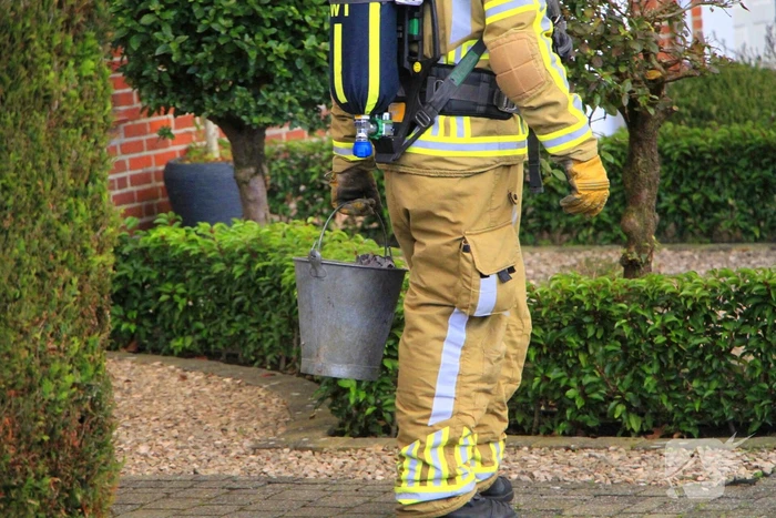 Schoorsteenbrand snel onder controle