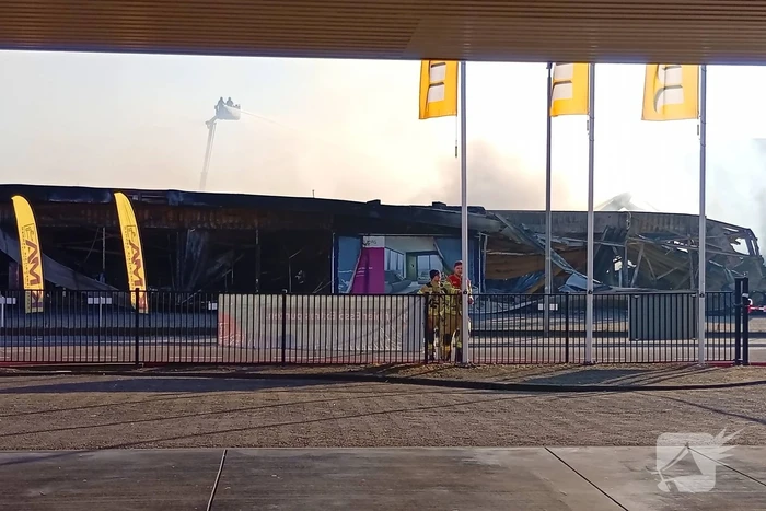 Brand verwoest meubelzaak