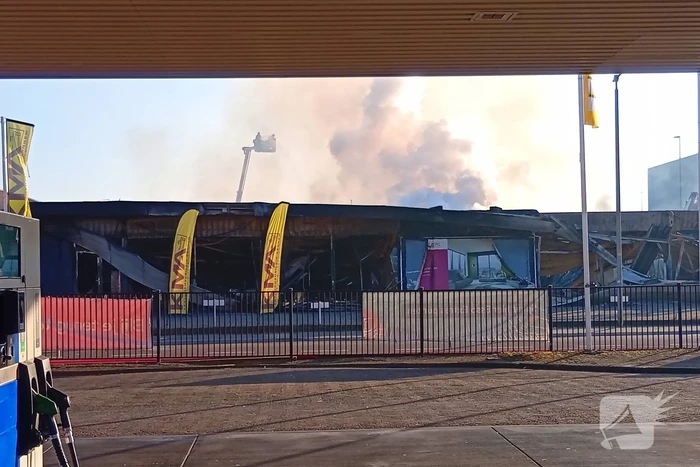 Brand verwoest meubelzaak