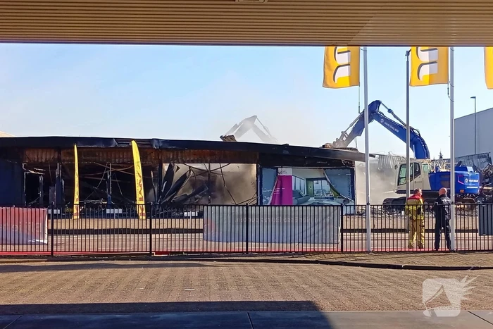 Brand verwoest meubelzaak