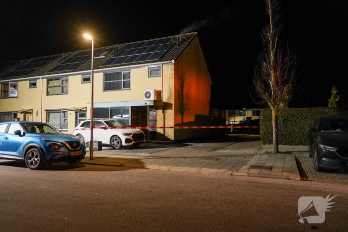 Explosie bij woonhuis, grote inzet hulpdiensten