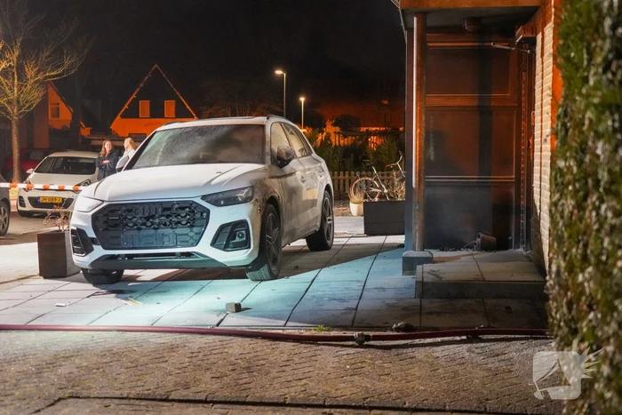 Explosie bij woonhuis, grote inzet hulpdiensten
