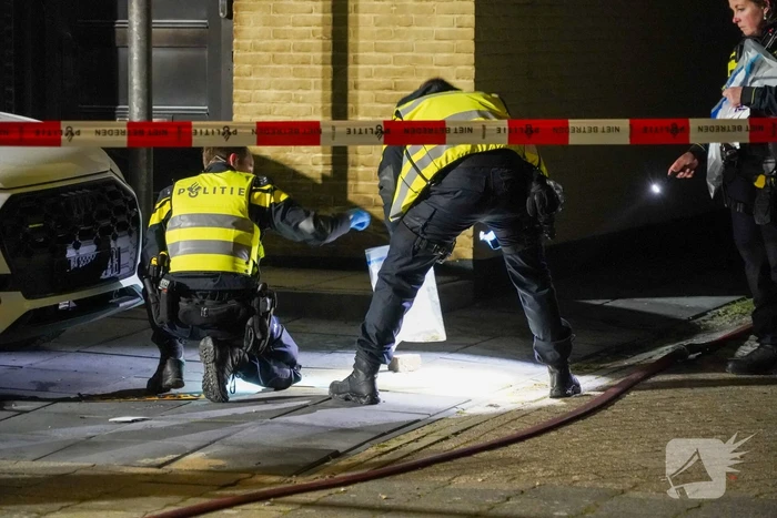 Explosie bij woonhuis, grote inzet hulpdiensten