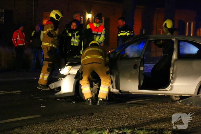 Frontale aanrijding leidt tot gewonden