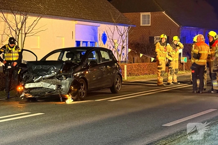 Frontale aanrijding leidt tot gewonden