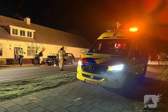 Frontale aanrijding leidt tot gewonden