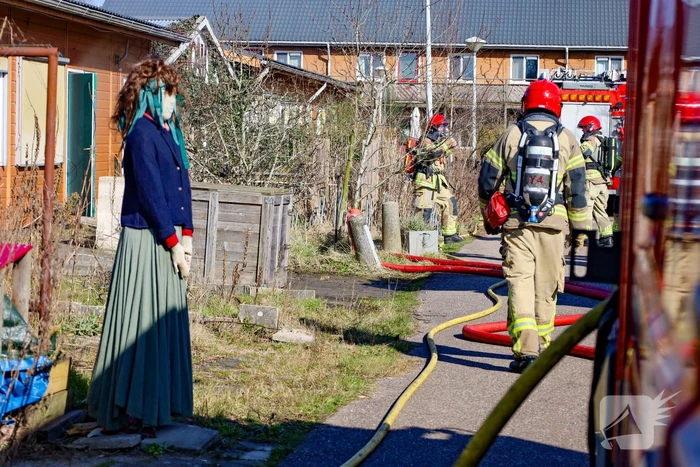 Veel rookontwikkeling bij binnenbrand in atelier