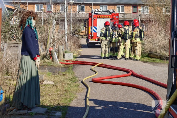 Veel rookontwikkeling bij binnenbrand in atelier