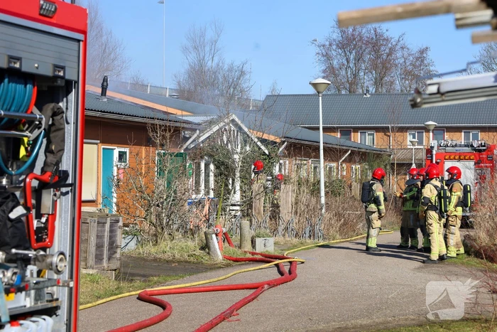 Veel rookontwikkeling bij binnenbrand in atelier
