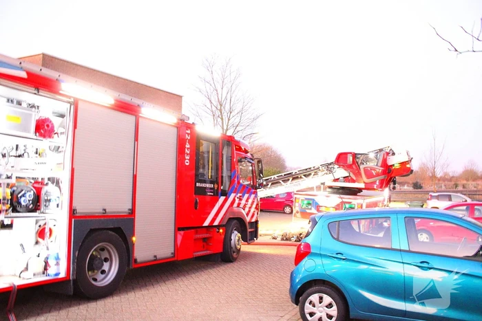 Brandweer ingezet voor grote brand in flatgebouw