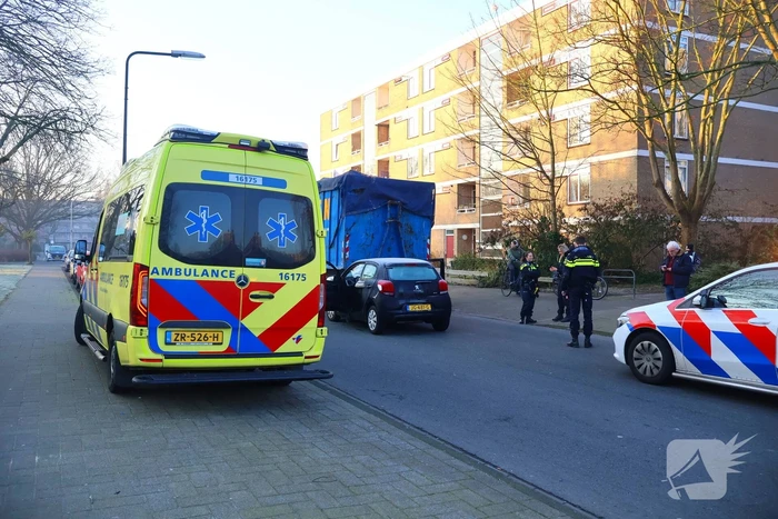 Ongeluk met vrachtwagen en personenwagen