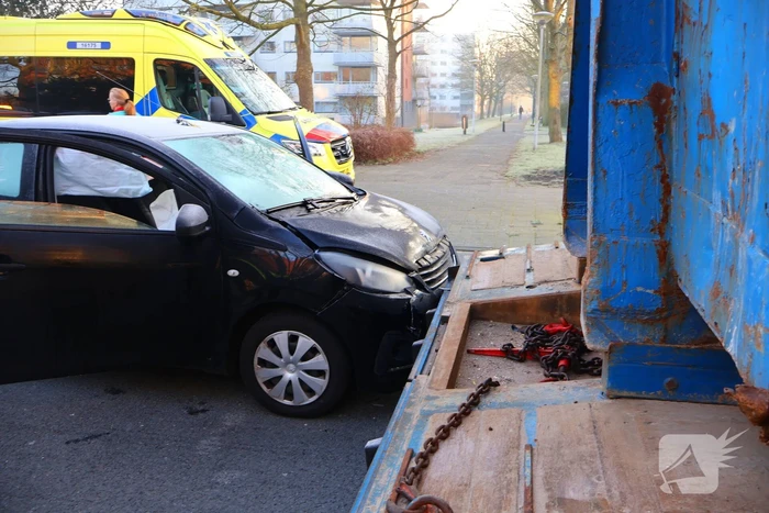 Ongeluk met vrachtwagen en personenwagen